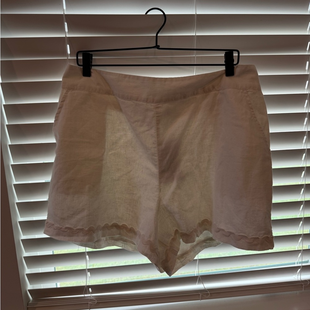 NWT Crown and Ivy Women's White Linen Shorts